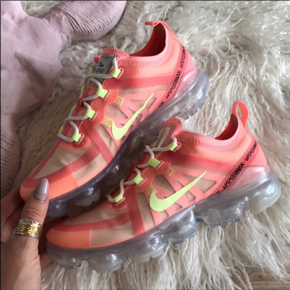NWT Nike Air Vapormax Peach - Picture 3 of 8